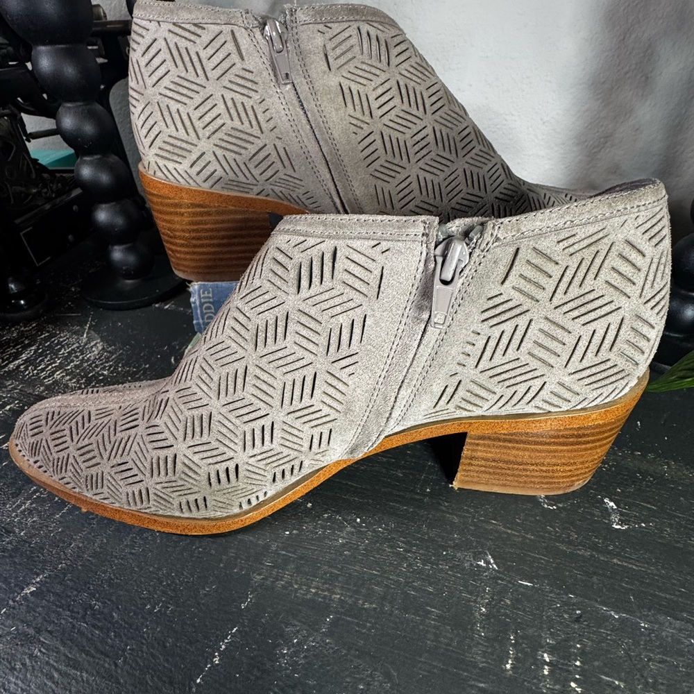 1.STATE Idaah Suede Ankle Booties | Women’s 10